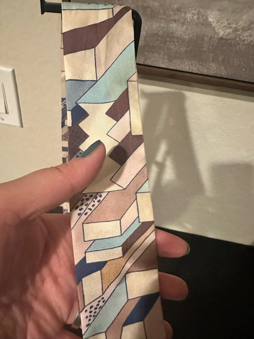 Authentic Hermes Geometric Print Silk Twilly in Blue, Pink, Cream & Tan - Picture 6 of 7
